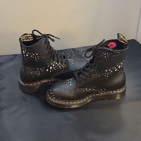 BRAND NEW 1460 PASCAL STARS LEATHER LACE UP BOOTS - Picture 7 of 16